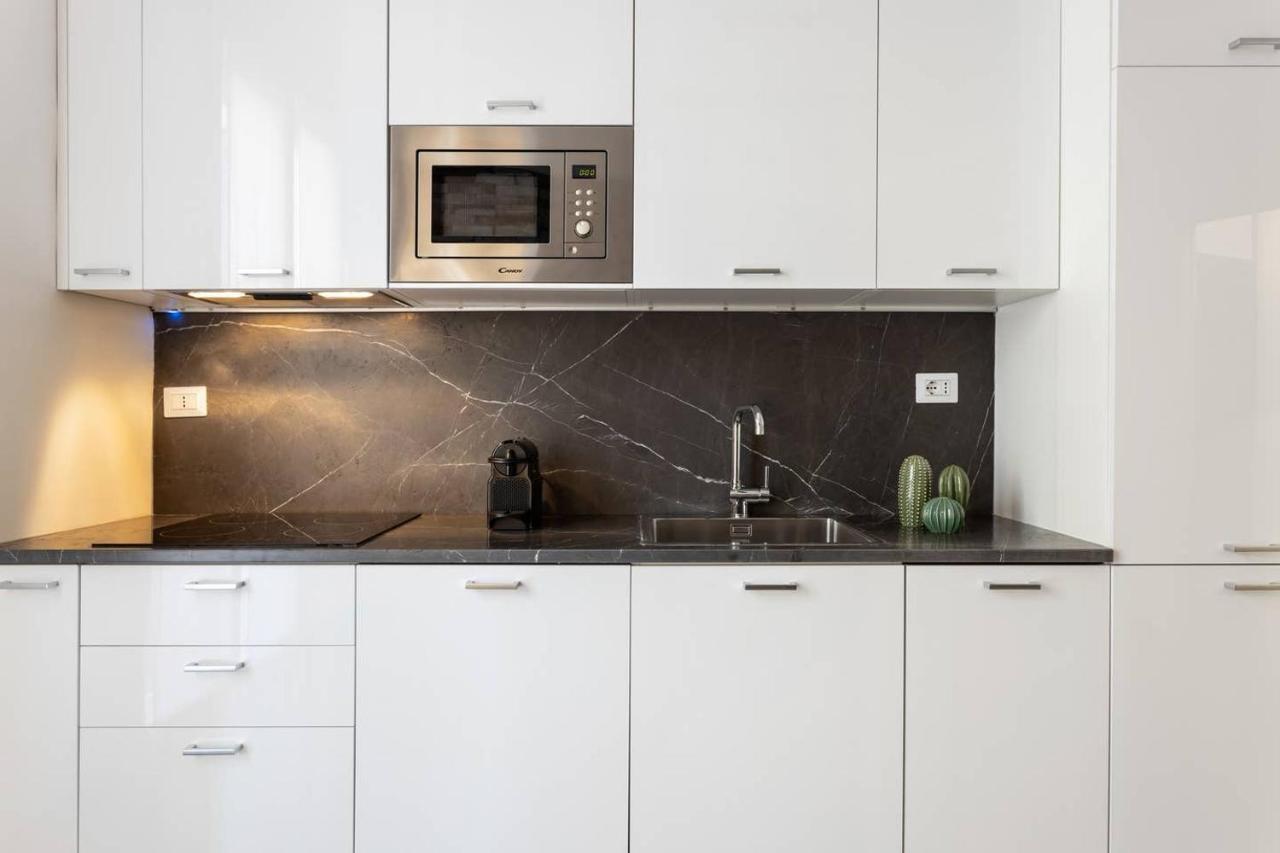 Modern And New Flat In Duomo Area Apartment Milan Luaran gambar