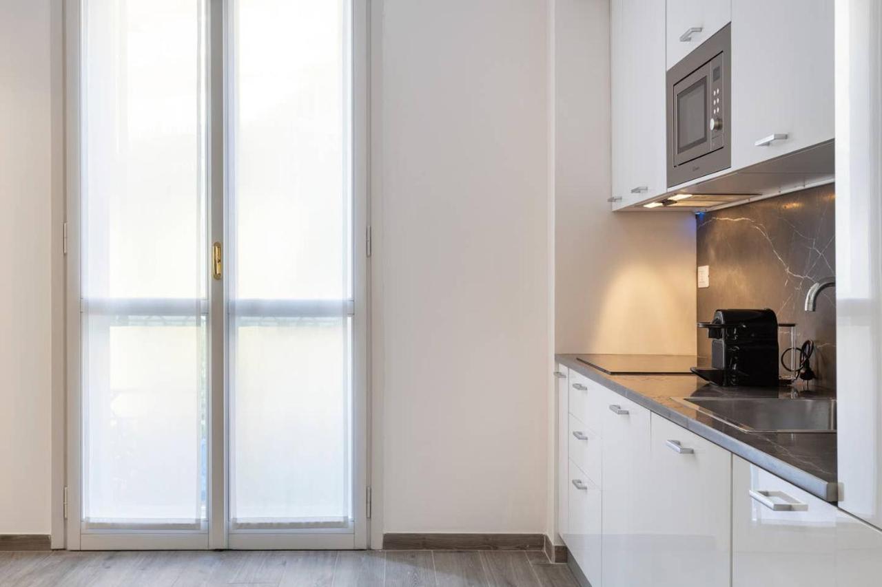 Modern And New Flat In Duomo Area Apartment Milan Luaran gambar